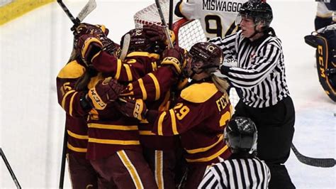 No 8 Seed Mount Royal Tops Montreal To Reach U Sports Women S Hockey