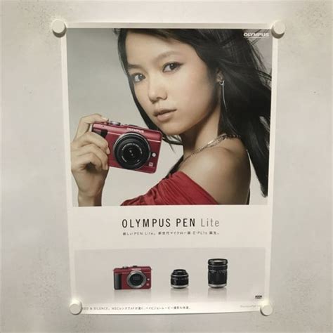 やや傷や汚れありA65408 宮崎あおい OLYMPUS PEN Lite 販促 A2サイズ ポスター 送料350円 5点以上同梱で送料