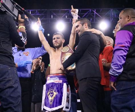 Wilfredo Mendez Decisions Vic Saludar Captures Wbo Title Boxing News