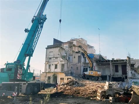 Derribo de edificios entre medianeras en Mollet del Vallès DeltaPunt