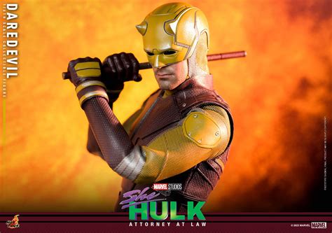 Daredevil Suits Up In Yellow With Hot Toys New She Hulk Release