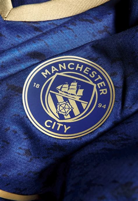 Manchester City Present Su Nueva Camiseta Con Una Dedicaci N Especial