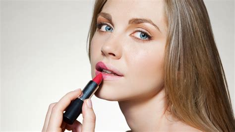 How To Apply Lipstick Like A Pro Basic Rules And Techniques