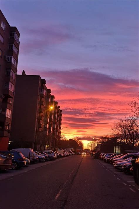 Atardecer en ciudad | Paisajes, Fotos del cielo, Puestas de sol