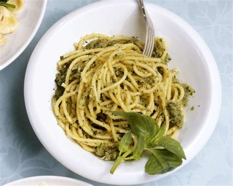 Nudeln Mit Pesto Rezept EAT SMARTER