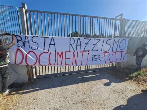 Borgo Mezzanone Braccianti In Sciopero Rivoluzione Anarchica