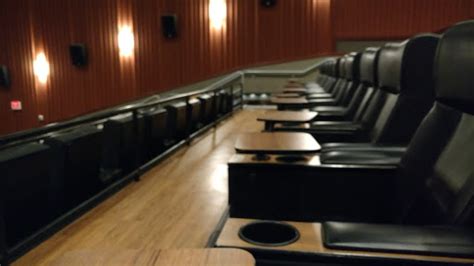 Movie Theater «Regal Cinemas Ronkonkoma 9», reviews and photos, 565 Portion Rd, Ronkonkoma, NY ...