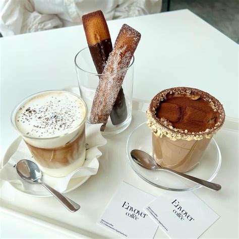 ののさんのインスタグラム写真 ののinstagram「 4月中旬に祇園四条にオープンしたカフェにみかちゃんと行ってきた☕️ Ffee 位置情報無かったのでタグ