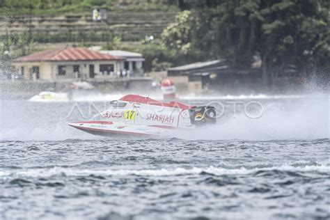 Kejuaraan Dunia F1 Powerboat Seri Danau Toba 2024 ANTARA Foto