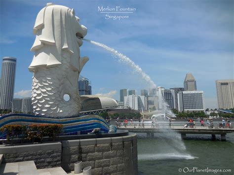 Merlion Fountain Singapore