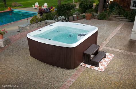 These Are The Best Outdoor Hot Tubs To Buy For The Right Price