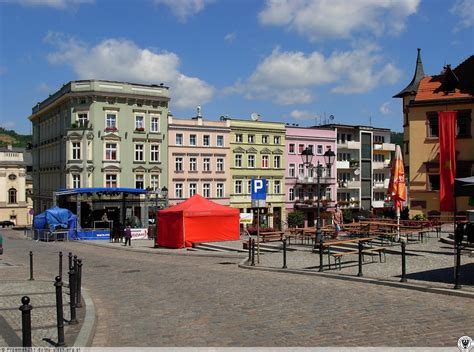 Pierzeja północno zachodnia pl Rynek Nowa Ruda zdjęcia