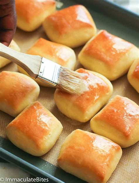 Texas Roadhouse Rolls Sweet Fluffy And Buttery Copycat Texas Rolls Generously Slathered With