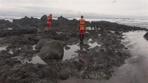 Nelayan Hilang Ditelan Ombak Di Pantai Jayanti Dan Karangpotong Cianjur