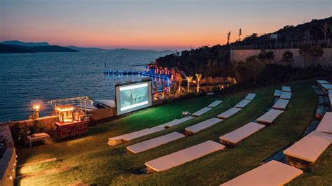 Crea Un Cine En Tu Jardín Y Disfruta Las Noches De Verano Architectural Digest