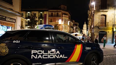 Tres Detenidos Por Un Robo Con Fuerza En Una Tienda Del Centro De