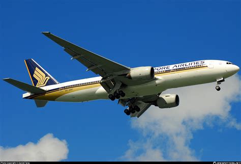 9V SRF Singapore Airlines Boeing 777 212 ER Photo By Daniel Tang ID