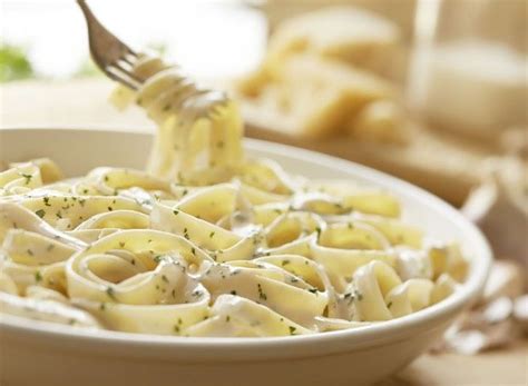 Receita De Fettuccine Alfredo É Fácil De Fazer Receitas Pratos De