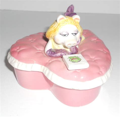 Vintage Sigma Muppets Miss Piggy Ceramic Heart Trinket Box