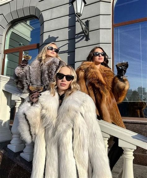 Pin By Fred Johnson On Furs In Boss Lady Fur Coat Fur