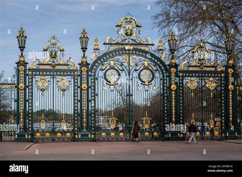 Francia Lyon Puerta De Entrada Al Parc De La Tete D Or En