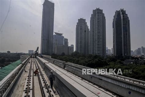 Pemasangan Longspan LRT Jabodebek Dukuh Atas Republika Online