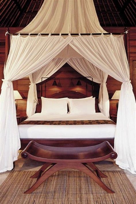 30 Stylish Four Poster And Canopy Beds In 2020 Canopy Bedroom Bedroom Design Resort