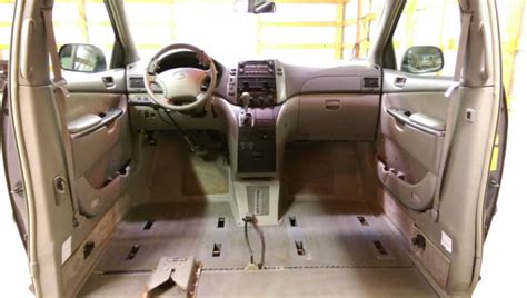 2006 Toyota Sienna LE Handicap Wheelchair Van Braun Rampvan