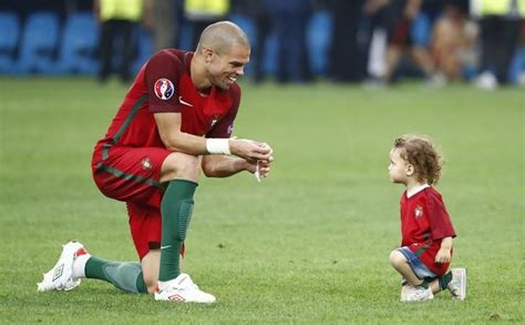 Euro 2016: gather inside the headquarters of the... Portugal defender ...