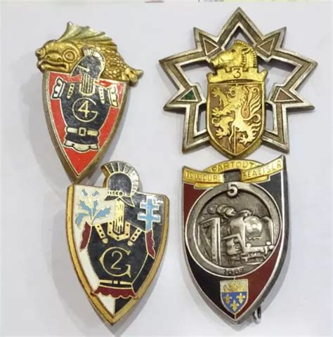 INSIGNE GÉNIE Lot de 4 insignes militaires différents EUR 10 00