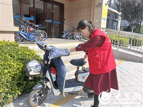 济宁任城区南张街道满庄社区开展电动车乱停乱放专项整治活动居民小区网格