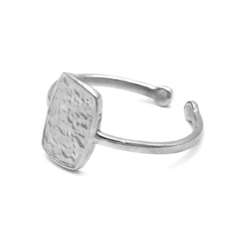 Anillo Acero Plateado Ajustable Plaquita Martillado Estiloss