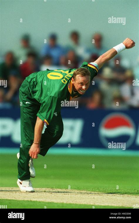 ALLAN DONALD SOUTH AFRICA & SOUTH AFRICA 19 May 1999 Stock Photo - Alamy