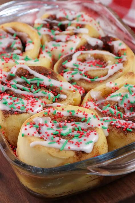 Easy Christmas Cinnamon Rolls Christmas Morning Breakfast Quick Simple Christmas Cinnamon