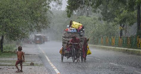 Delhi Likely To See Heavy Rainfall With Thunderstorms Today Imd Issues