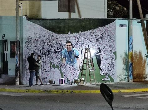 Pintan Un Mural De Messi En Pleno Centro De G Emes Cultura Ahora