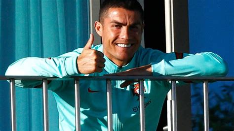 Cristiano Ronaldo Gives Thumbs Up From Hotel Self Isolation As Juventus