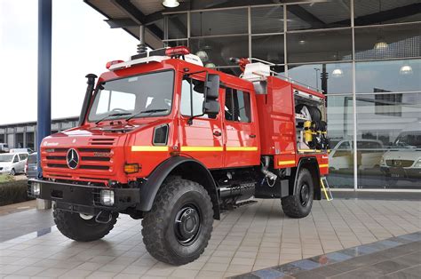 In4ride Mercedes Benz Unimog 4000 Rocks Kalahari Manganese