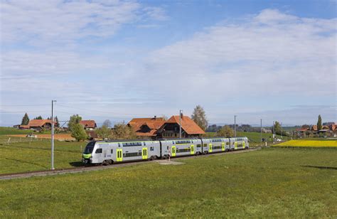 RABe 515 004 der BLS zwischen Lanzenhäusern und Schwarzenburg