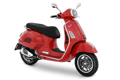 Vespa Gts Scooters First Look Review