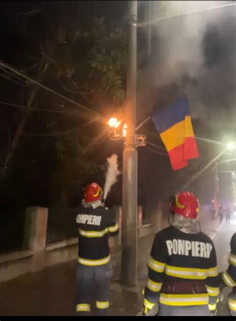 VIDEO O instalație de pe Bulevardul Brâncuși din Tg Jiu a luat foc