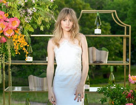 Suki Waterhouse Cloudy Bay Wines Outstanding In The Field Celebrate