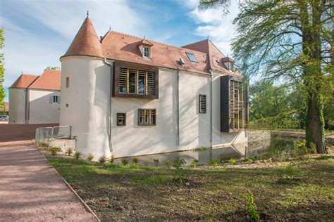 Le Château du Bost abrite un hôtel et un restaurant gastronomique 24