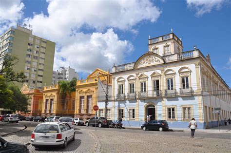 Conjunto De Arquitetura Eclética No Centro De Pelotas Praça Coronel