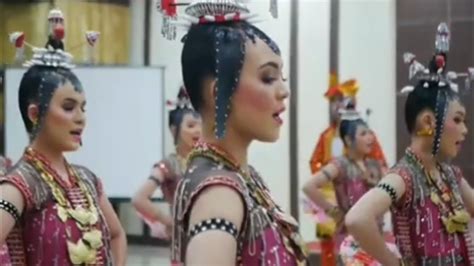 Tari LARIANGI Kaledupa WAKATOBI Sulawesi Tenggara YouTube