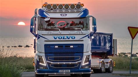 Volvo Lastbil körning Högdalen mot Tumba Stockholm Volvo Truck