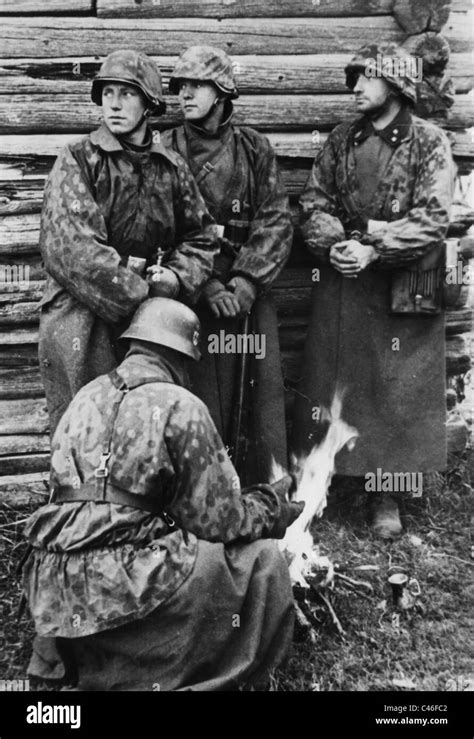 Second World War: German Waffen-SS in action Stock Photo - Alamy