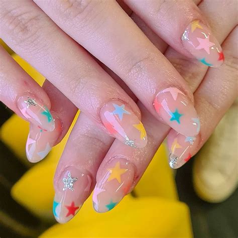 Cute Gel Nails Get Nails Chic Nails Hair And Nails Daisy Nail Art