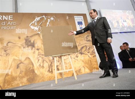 El Presidente Franc S Francois Hollande Inaugura La Cueva De Vallon