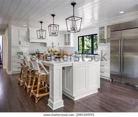 1,268 Lake House Kitchen Images, Stock Photos & Vectors | Shutterstock